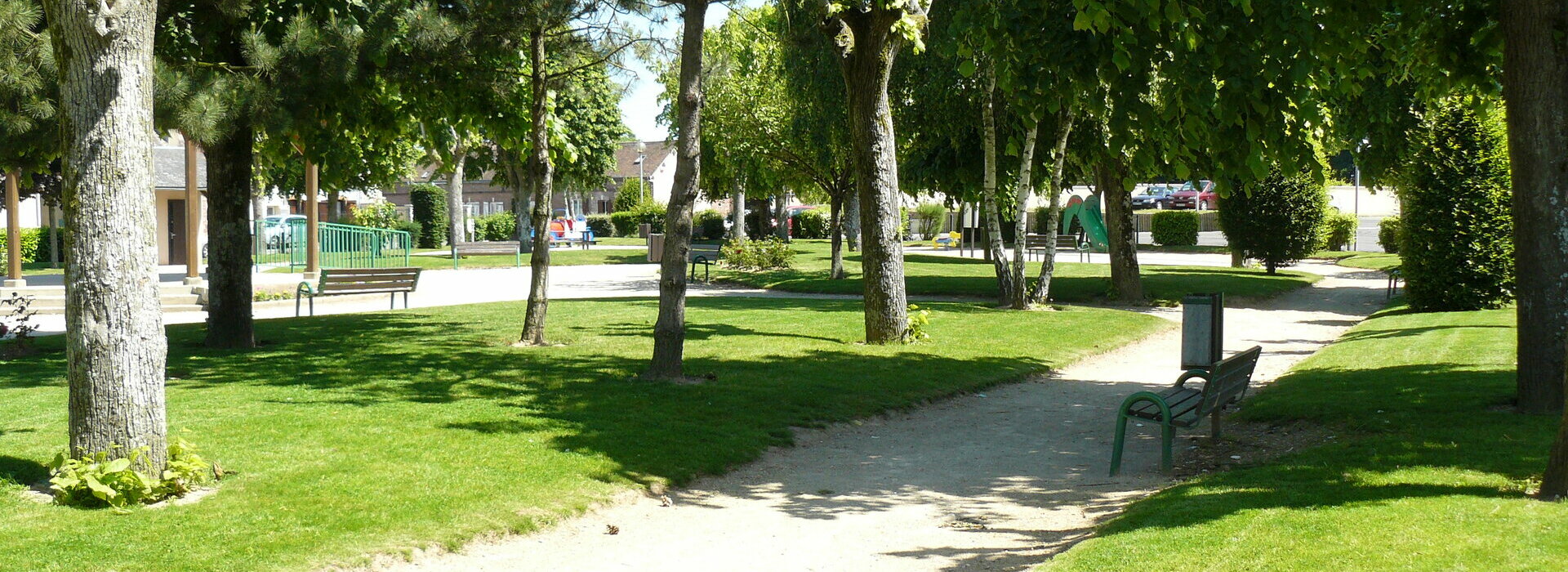 Aire de camping cars à Châteauneuf-en-Thymerais en Eure et Loir